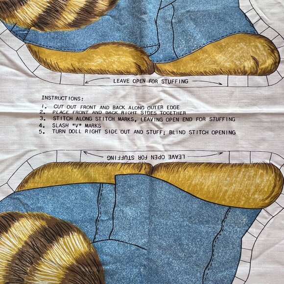 Springs Mills Raccoon Shovel Overall Cut Sew Pillow Fabric Panel 7517 Vintage - Picture 4 of 7